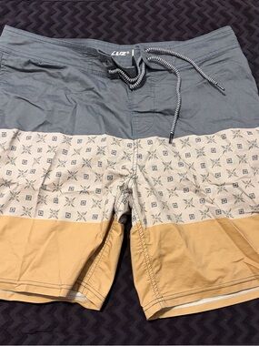 Men's Luzo Three-Panel Swim Shorts in Gray/Cream/Tan